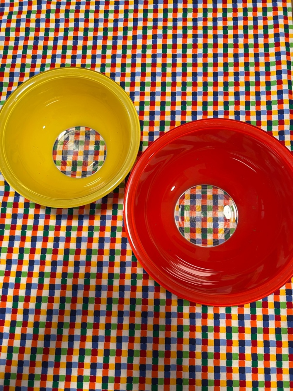 vintage yellow and red Pyrex mixing bowls